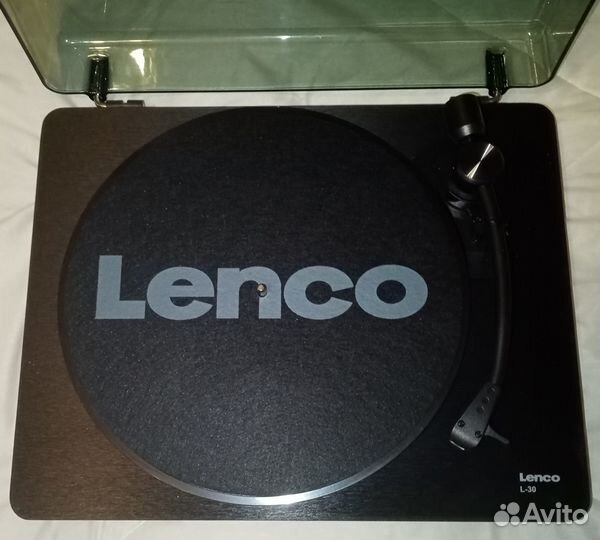 Виниловый проигрыватель Lenco L30