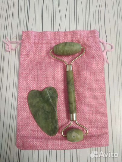 Ролик для массажа лица и камень гуаша