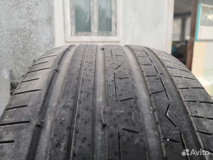 Nitto NT830 225/55 R17