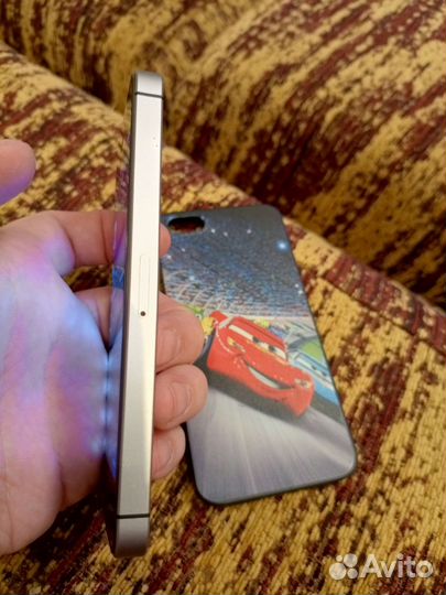 iPhone SE, 32 ГБ