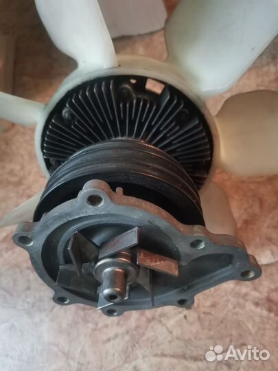 Помпа в зборе исузу бигхорн