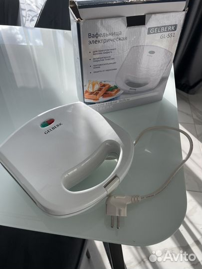 Электрическая вафельница