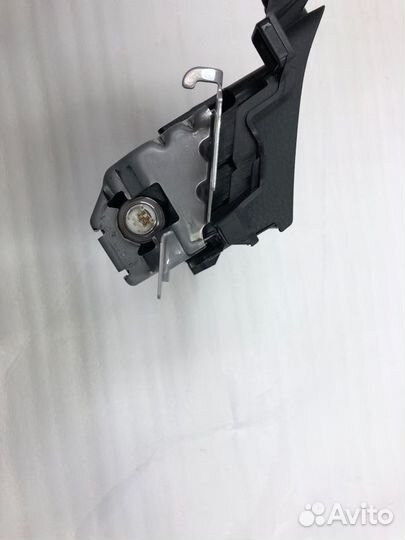 Коленная подушка безопасности передняя левая