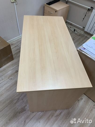 Набор офисной мебели (стол, тумба, шкаф для док.)
