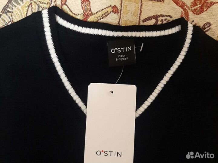 Жилетка новая для мальчика школьная 134