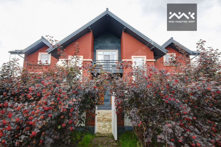 Дом 520 м² на участке 12,7 сот.