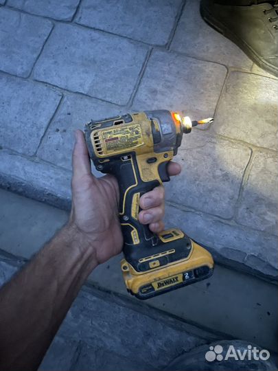 Шуруповерт девольт