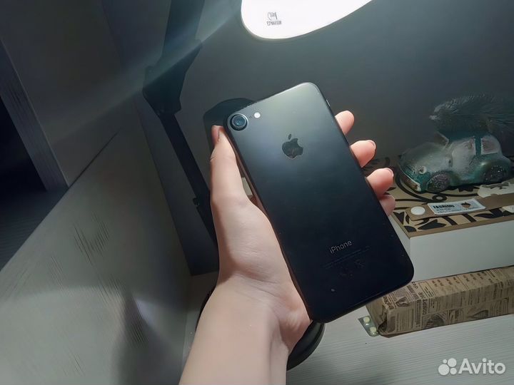 iPhone 7, 32 ГБ