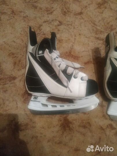 Коньки хоккейные