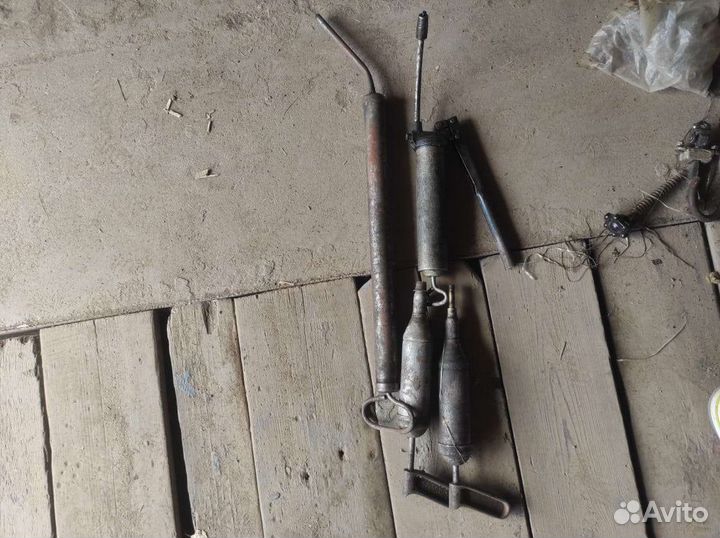 Шприцеватели, маслошприцы