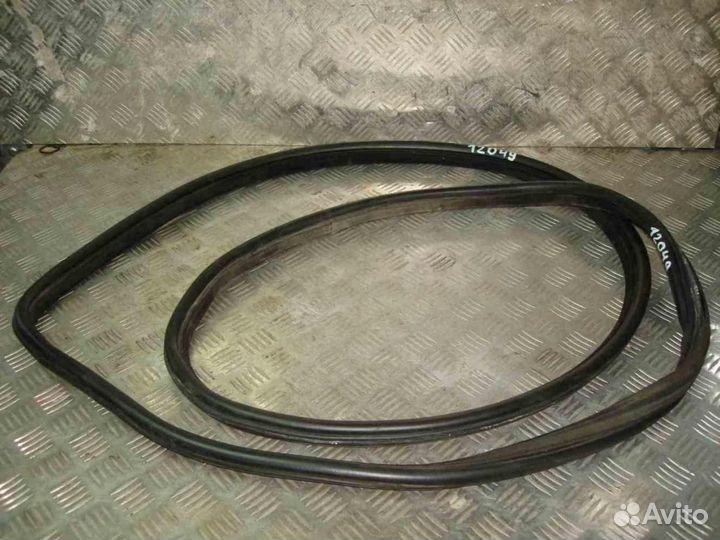 Уплотнитель Land Range Rover Sport