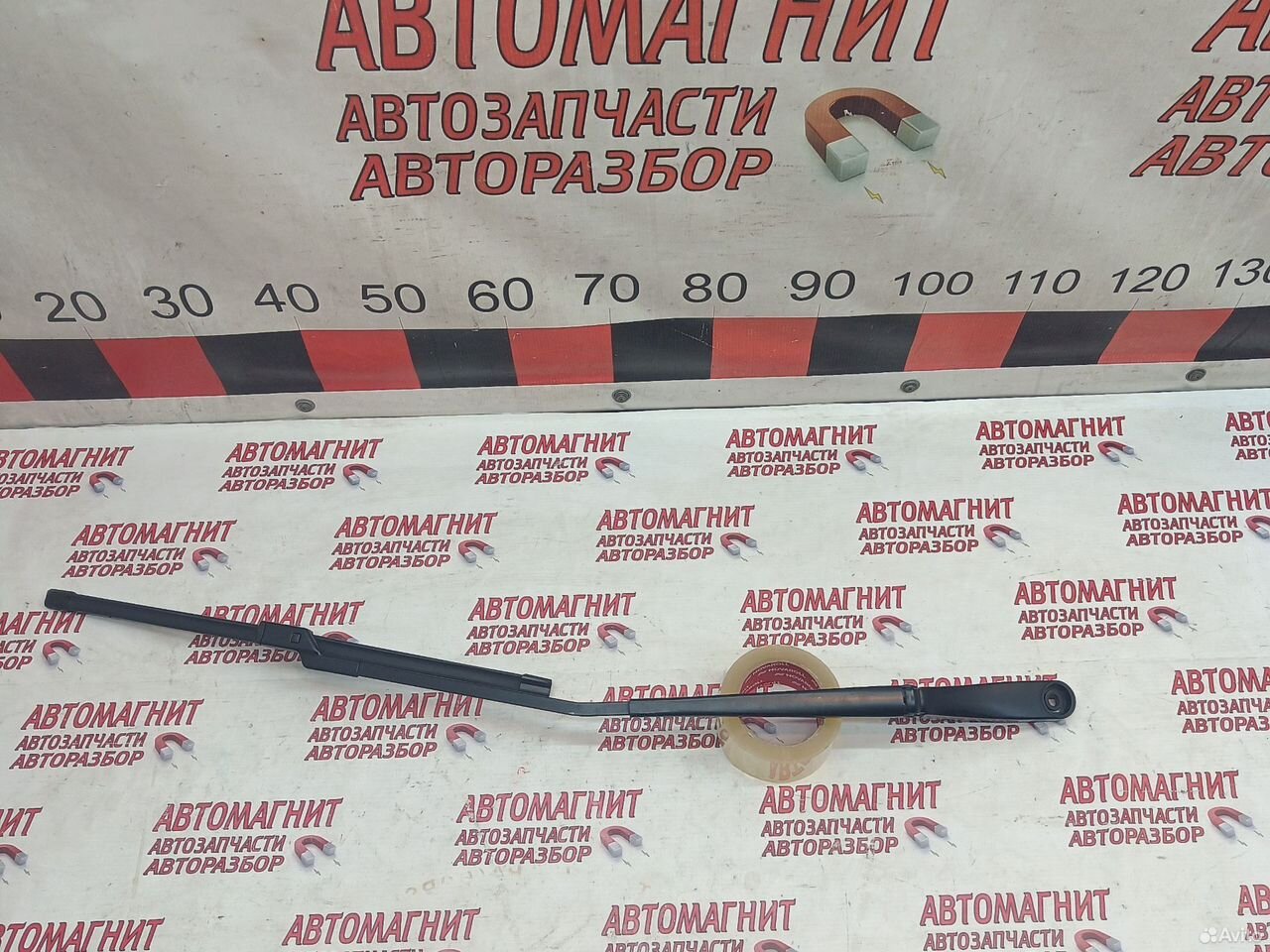 Поводок стеклоочистителя правый Lixiang L7