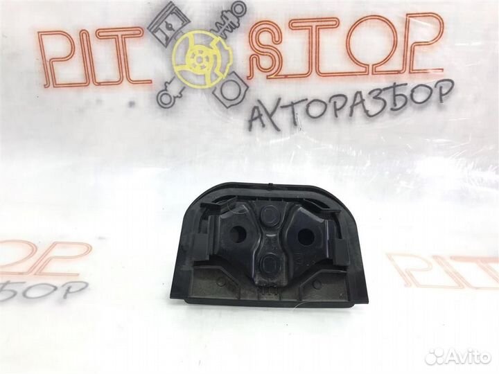 Петля замка багажника Toyota prius ZVW30 2009-201