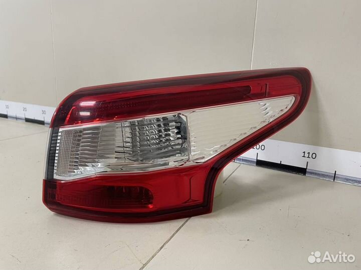 Фонарь задний наружный правый Nissan Qashqai J11 2