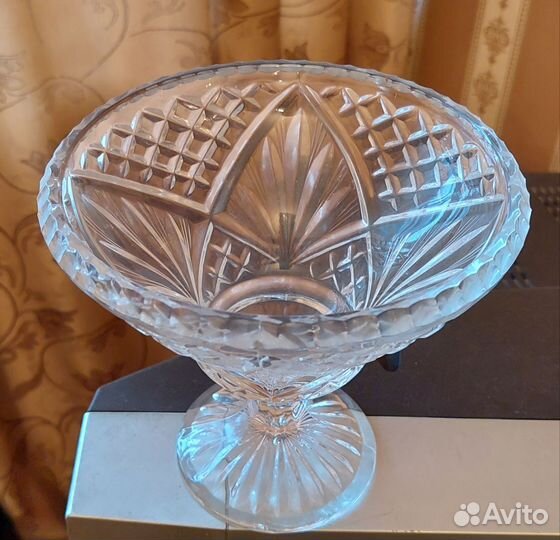 Ваза хрустальная