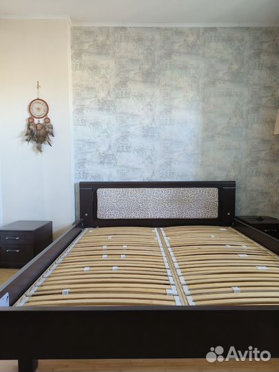 Кровать двухспальная без матраса