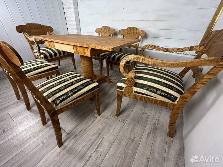 Столовый гарнитур Karl Johan