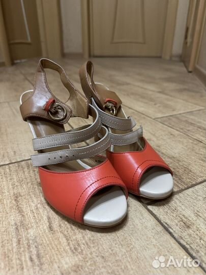 Туфли на каблуке