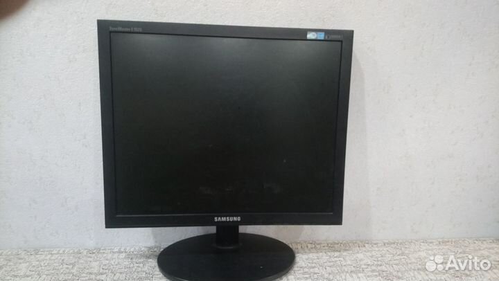 Монитор Samsung E1920NR