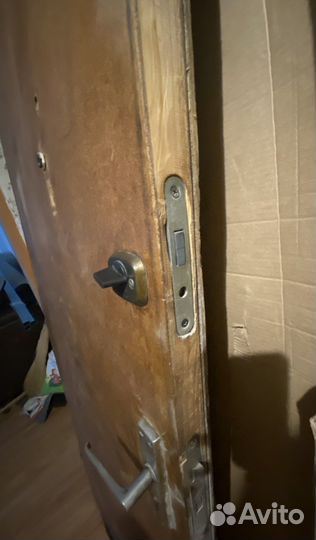 Дверь входная деревянная бу