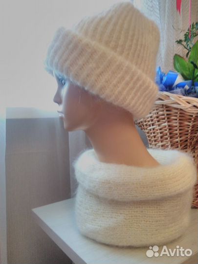 Комплект шапка+ снуд. Новый