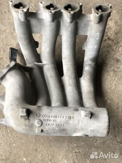 Впускной коллектор VAG 1.6 050133223D