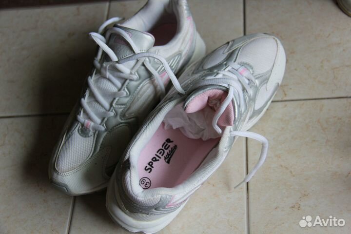 Кроссовки женские 39 размер
