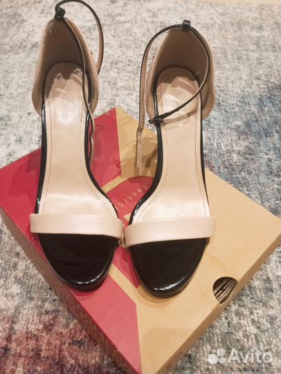 Босоножки женские