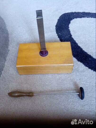 Камертон музыкальный с резонатором