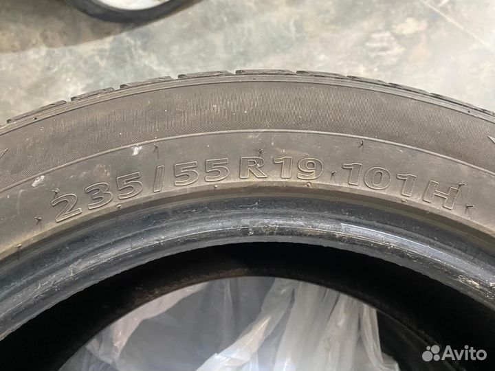 Kumho Crugen Premium KL33 235/55 R19