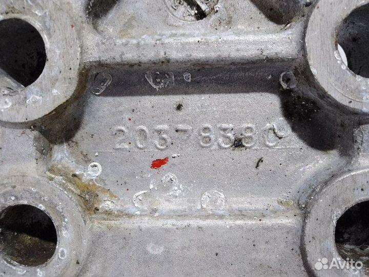 Кронштейн двигателя задний правый Volvo VNL 64 T 6