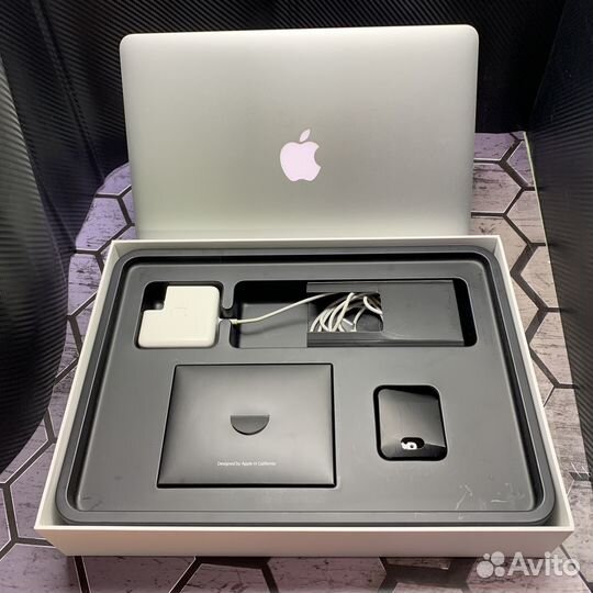 Apple макбук AIR 13 2017года i5