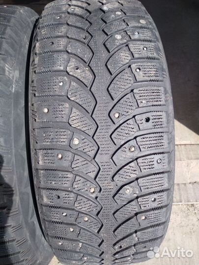 Bridgestone Blizzak Spike-01 215/60 R16 95T