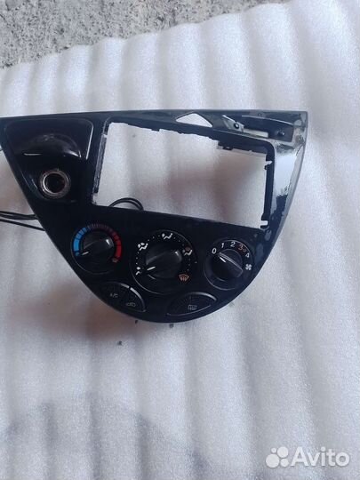 Блок управления климатом Ford focus 1