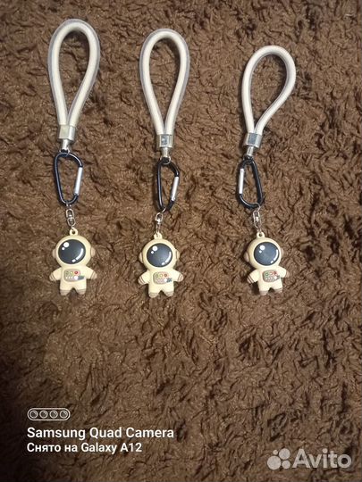 Брелок на ключи на рюкзак и на прочее