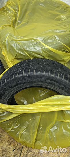 Nokian Tyres Hakkapeliitta 7 215/60 R16