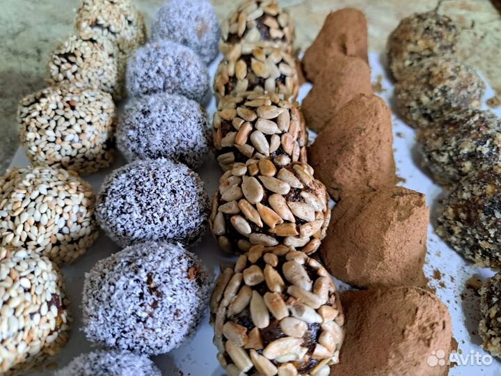 П.П. контакты ручной работы из сухафруктов