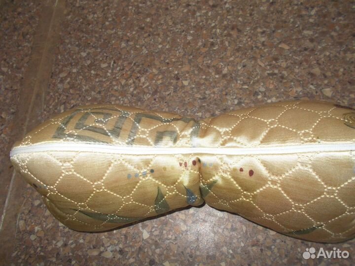 Подушка-валик, новая