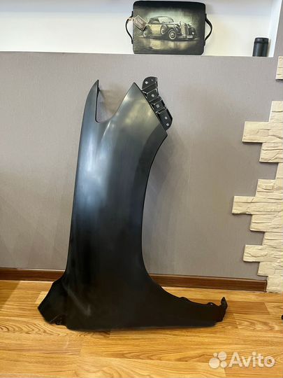 Крыло переднее пластиковое Toyota Land Cruiser 200