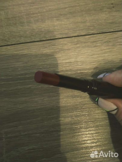 Глянцевая помада Inglot