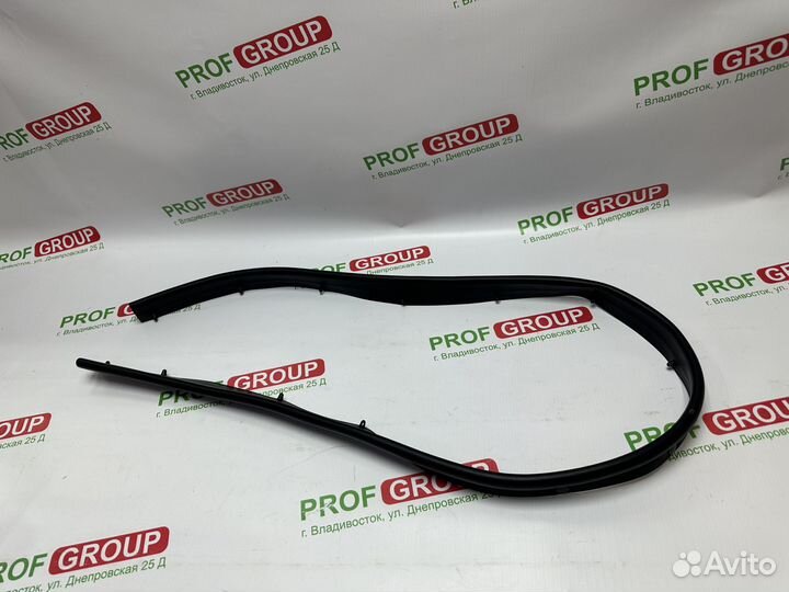 Уплотнитель капота Toyota Land Cruiser 100 53183-6