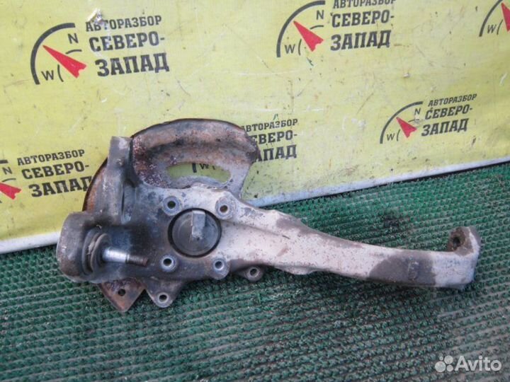 Кулак поворотный передний правый Hyundai Genesis