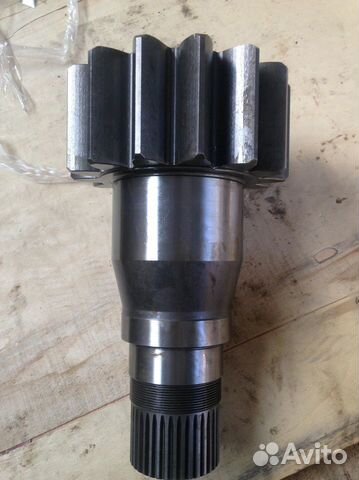 Вал редуктора поворота JCB220 05/903869