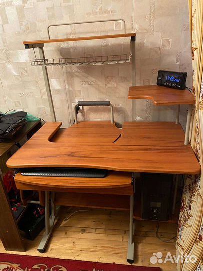 Компьютерный стол