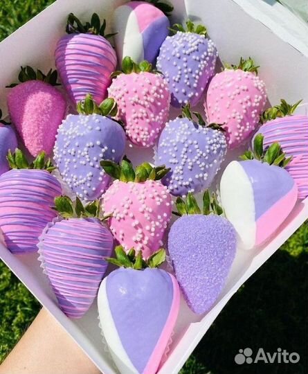 Клубника и бананы в шоколаде