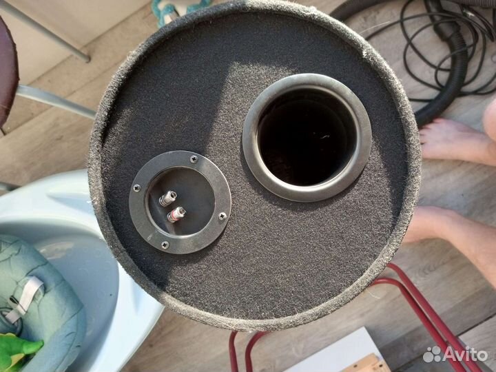 Сабвуфер jbl