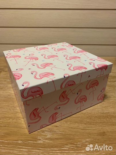Коробка подарочная новая