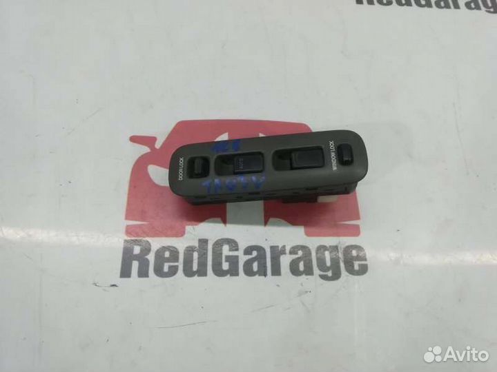 Блок управления стеклоподъемниками передний левый