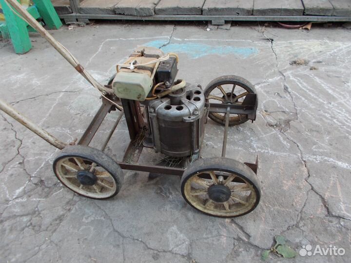 Газонокосилка электрическая