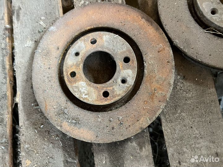 Тормозной диск передний Peugeot 307 б/у